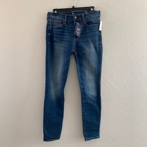 Gap True Skinny Jeans with Washwell